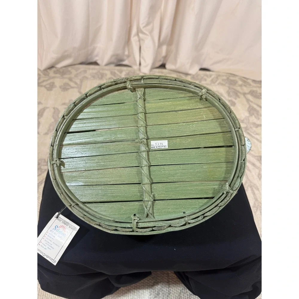 VTG Green Toyongan Duck Tray‎ Bamboo Rattan Basket Hand Carved Duck Finial